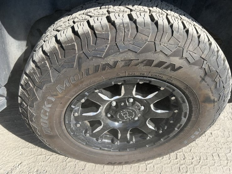 2012-chevrolet-tahoe-lt-image-31