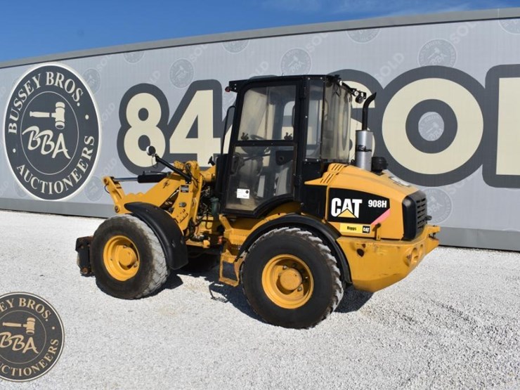 2011-caterpillar-908h-image-12