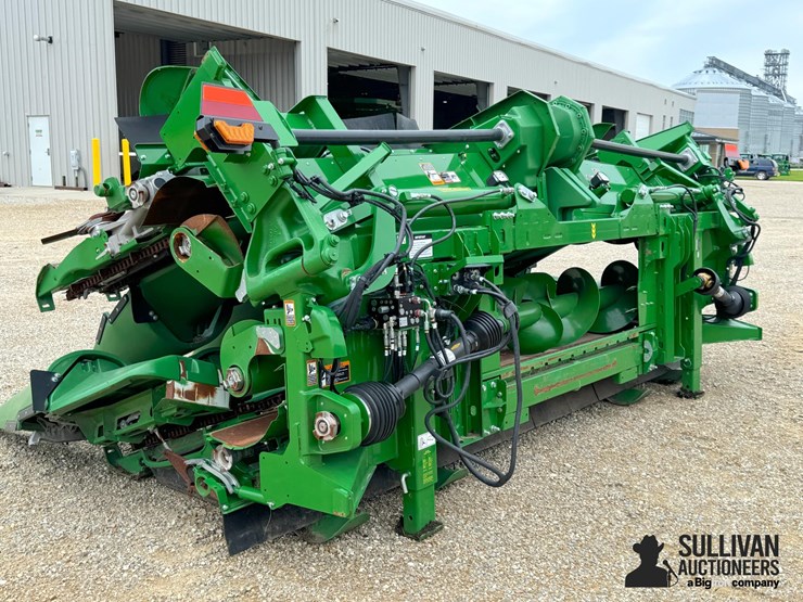 2023-john-deere-c12f-image-7