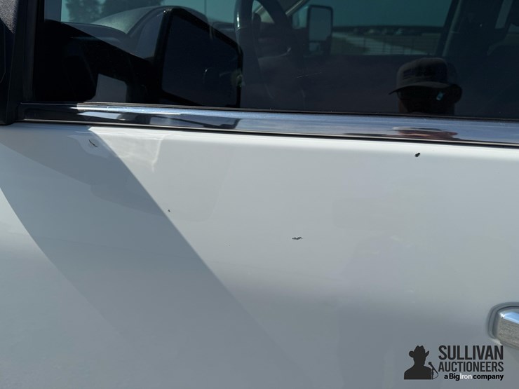 2017-chevrolet-3500hd-image-15
