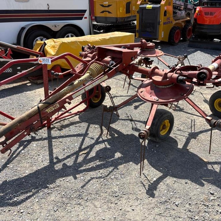 NEW HOLLAND 163
