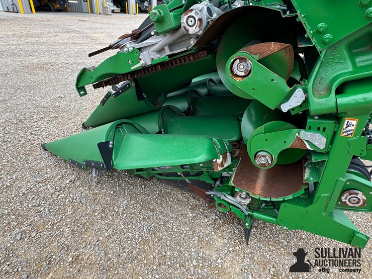 2023-john-deere-c12f-image-16