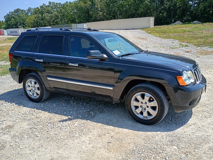 2010-jeep-grand-cherokee-image-19