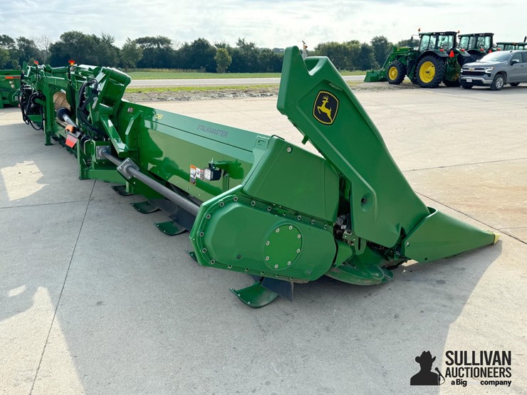 2023-john-deere-c16f-image-3