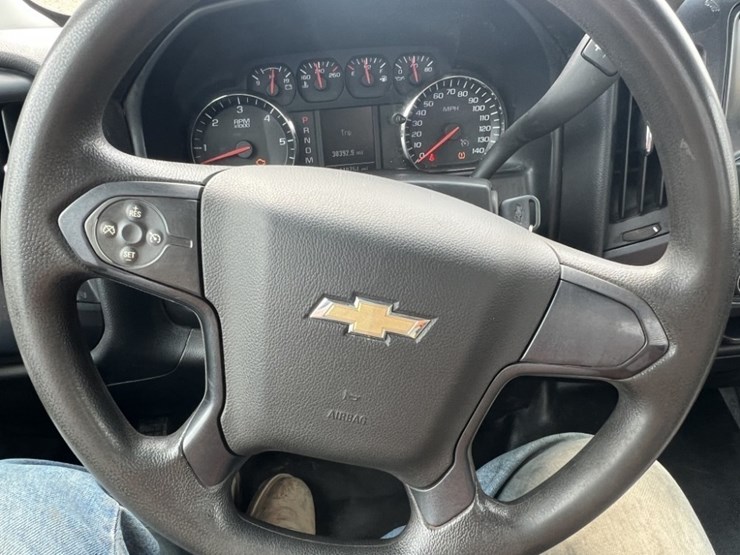2014-chevrolet-silverado-image-29