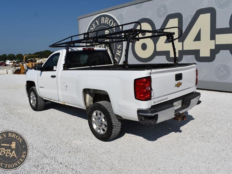 2015-chevrolet-silverado-2500hd-image-12