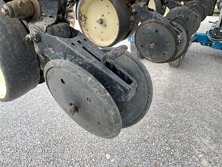 kinze-2600-image-15