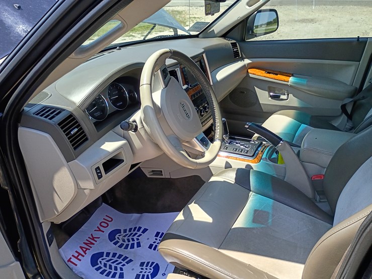 2010-jeep-grand-cherokee-image-85