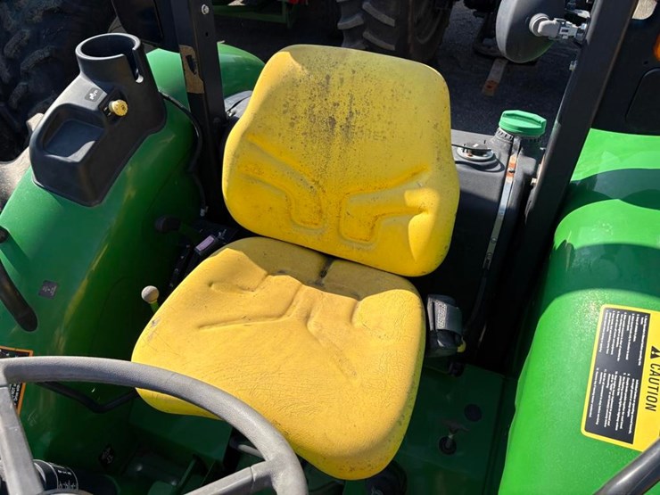 2015-john-deere-5055e-image-23
