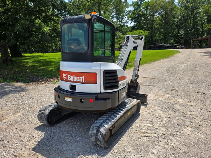 2012-bobcat-e35-image-22