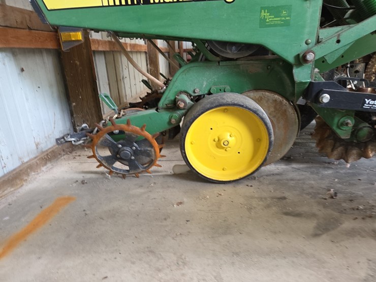 john-deere-7200-image-39