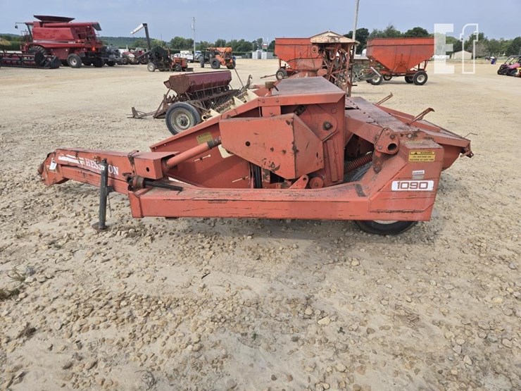 hesston-1090-image-2