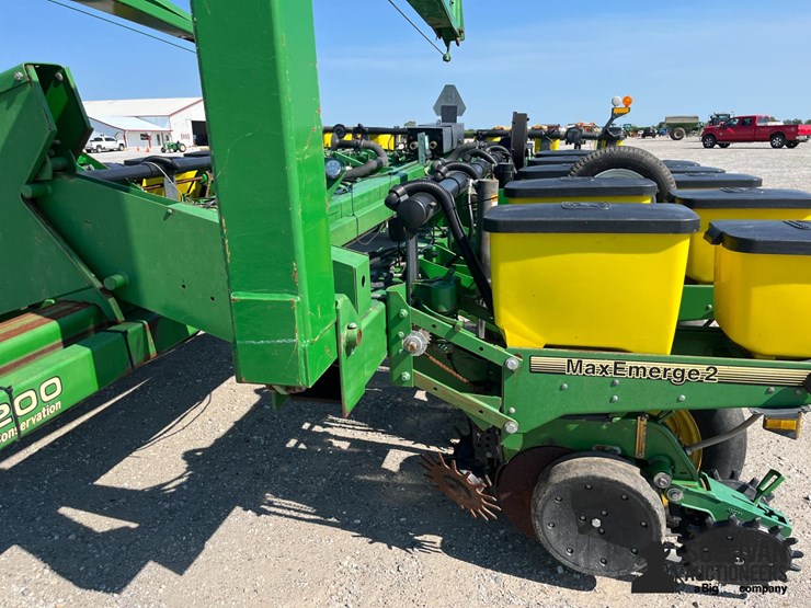 john-deere-7200-image-12