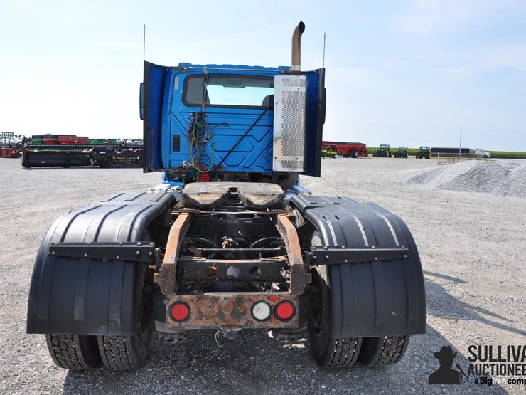 2011-international-prostar-image-6