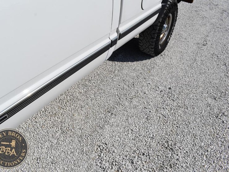 1999-chevrolet-3500-image-24