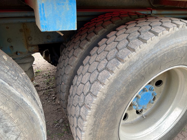 2005-kenworth-t800-image-18