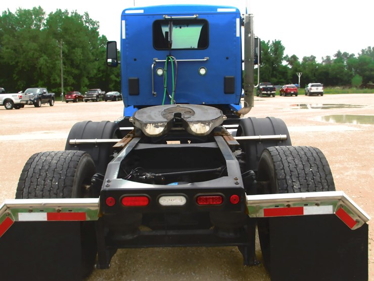 2023-peterbilt-579-image-6