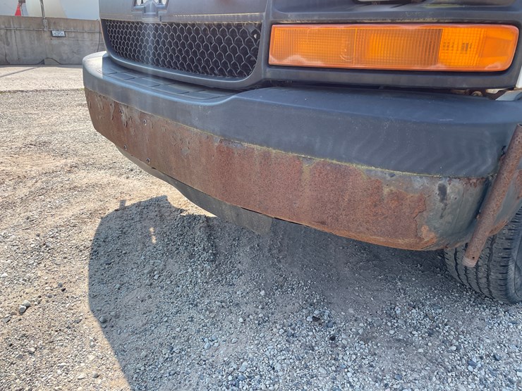 2004-chevrolet-express-g3500-image-9
