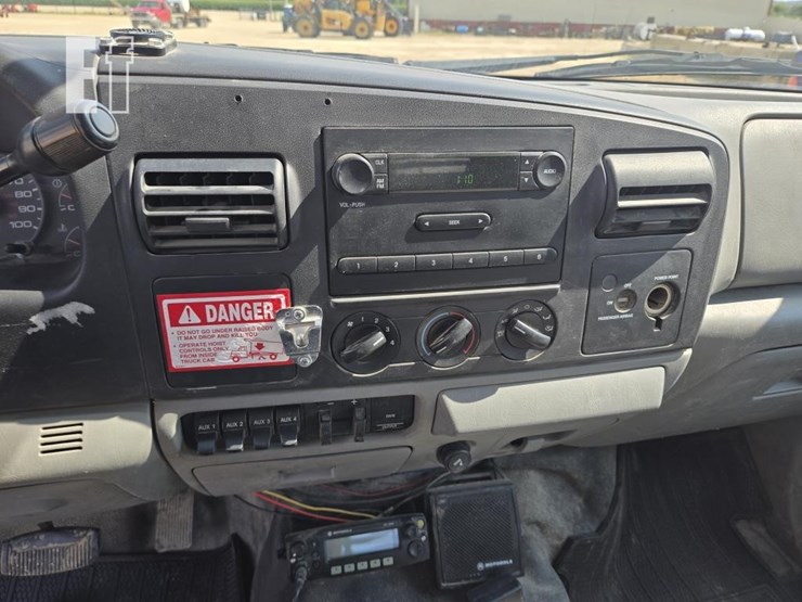 2006-ford-f550-image-11