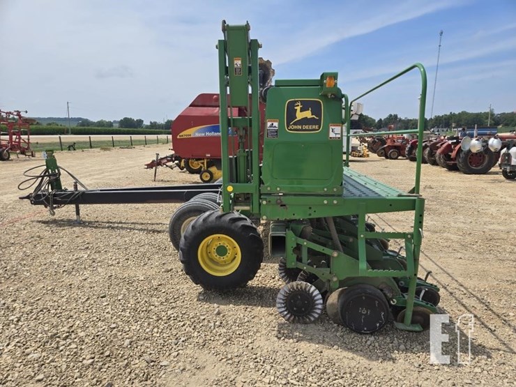 2001-john-deere-1530-image-11