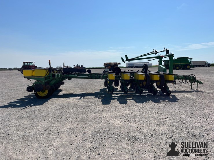john-deere-7200-image-4