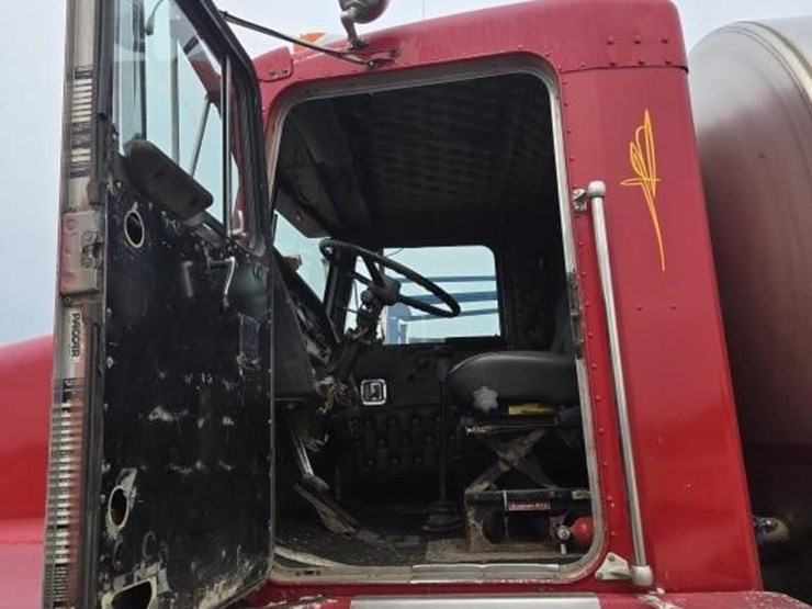 1989-kenworth-t600-image-22