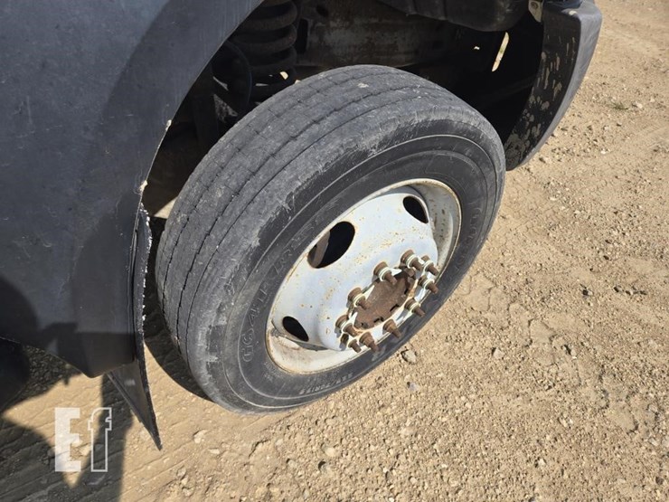 2006-ford-f550-image-21