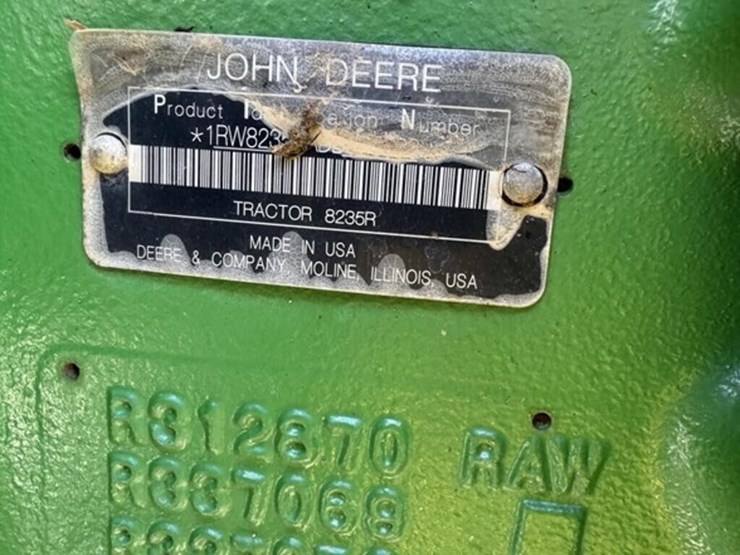 2013-john-deere-8235r-image-8
