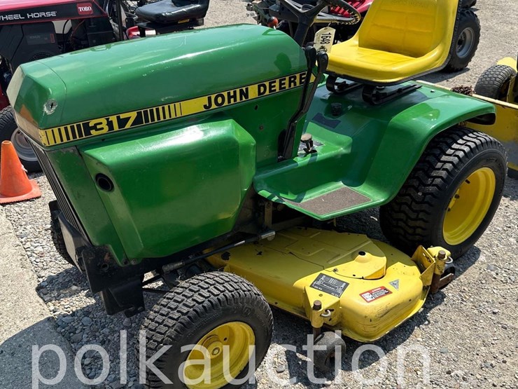 1980-john-deere-317-image-1