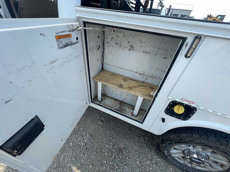 2019-ford-f350-xlt-image-27
