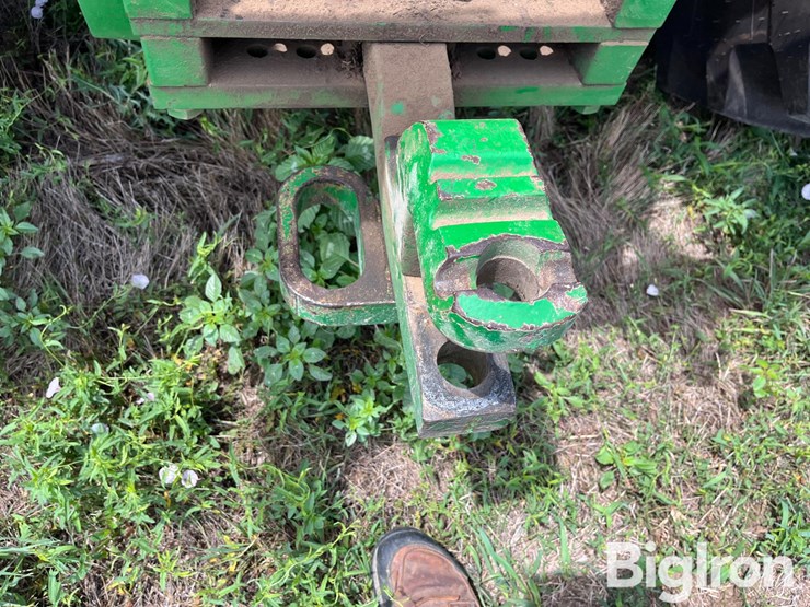 2011-john-deere-8235r-image-19
