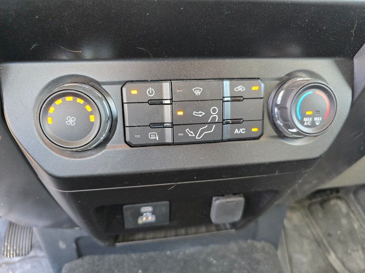 2022-ford-f600-image-105