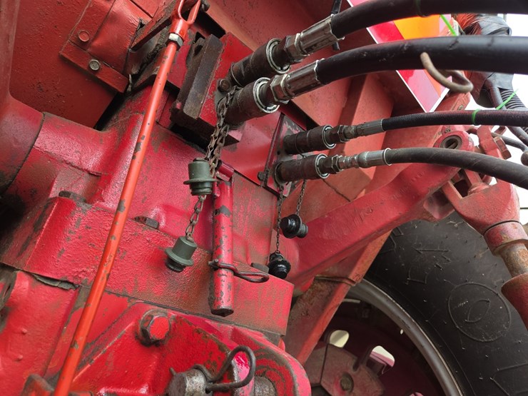 1970-ih-1456-tractor-image-25