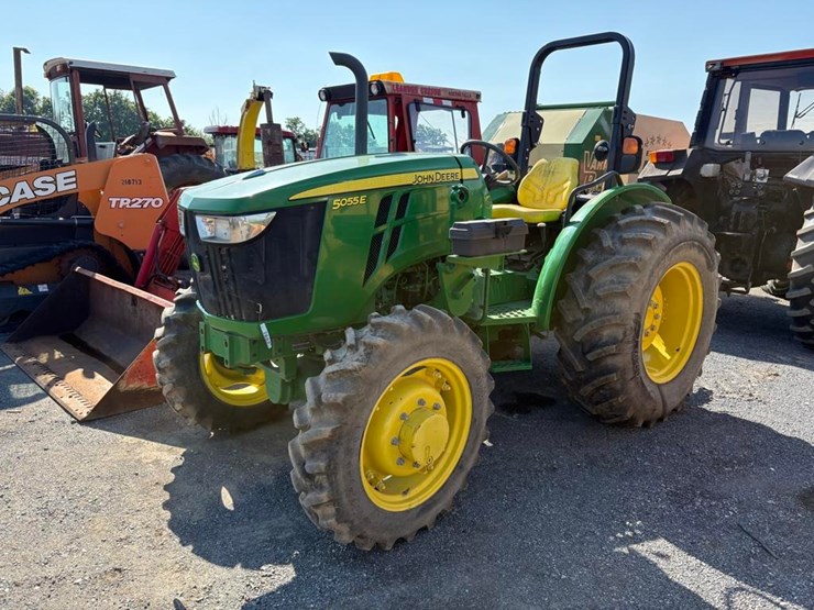 2015-john-deere-5055e-image-2