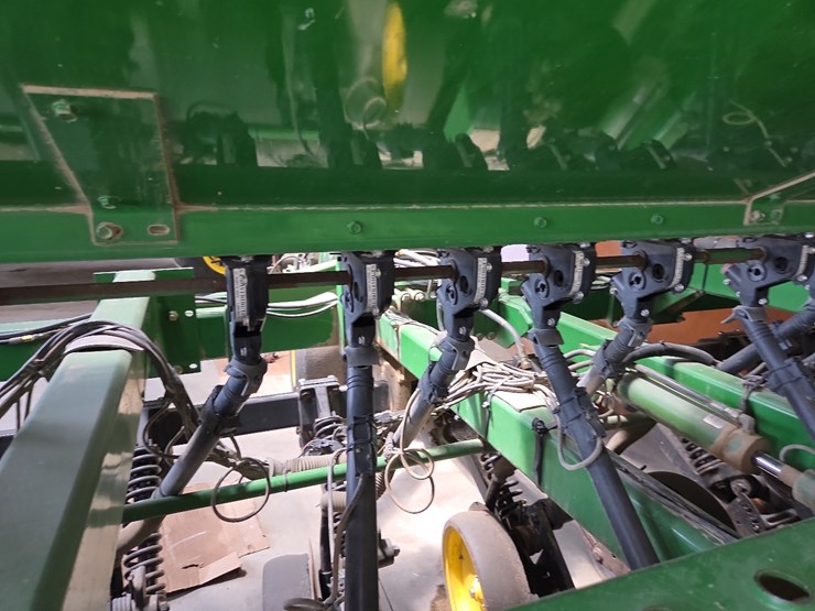 john-deere-750-image-26