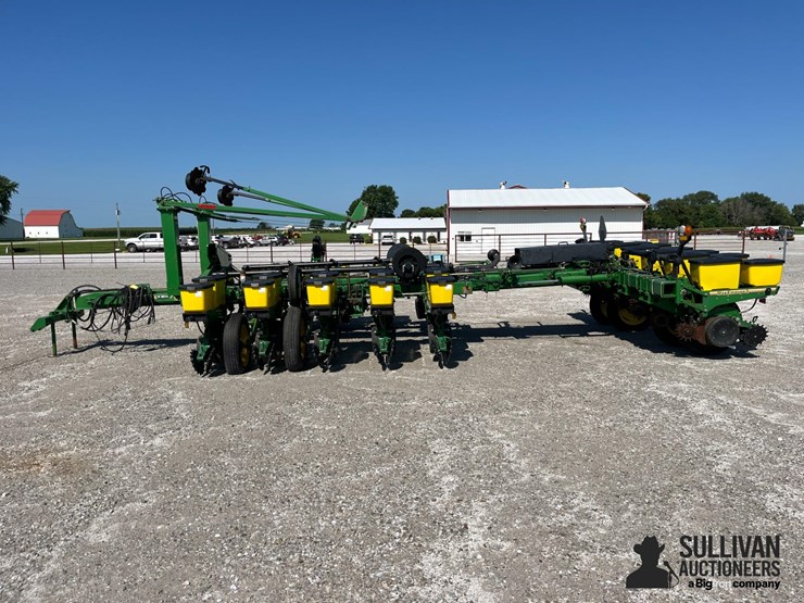 john-deere-7200-image-8