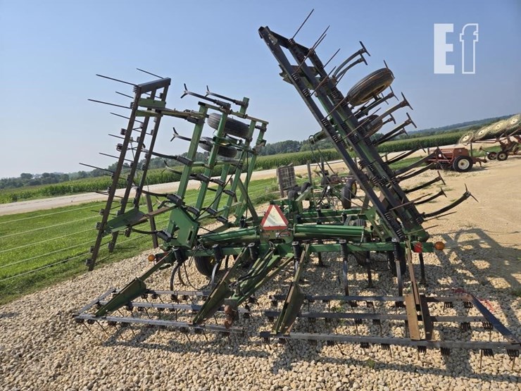 john-deere-33-image-6