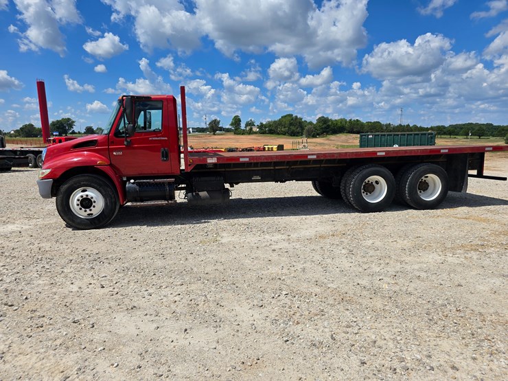 2003-international-durastar-4400-image-10