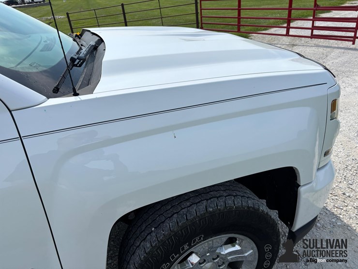2018-chevrolet-1500-image-11
