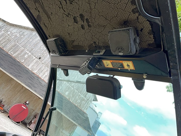 john-deere-gator-image-9
