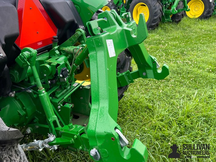 2023-john-deere-5067e-image-12