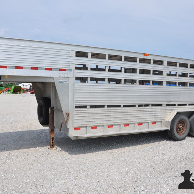 2001 BARRETT LIVESTOCK