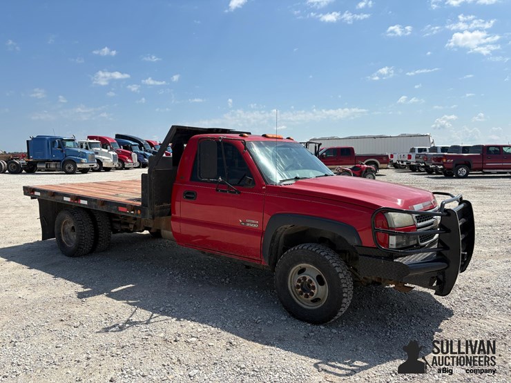 2005-chevrolet-3500-image-3