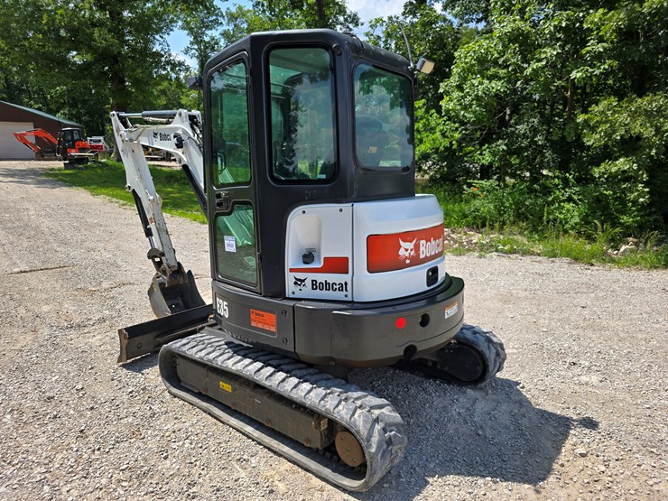 2012-bobcat-e35-image-14