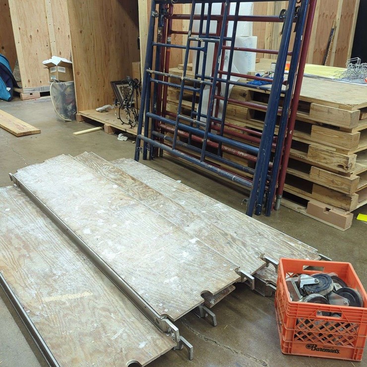 Scaffolding and Planks Lot