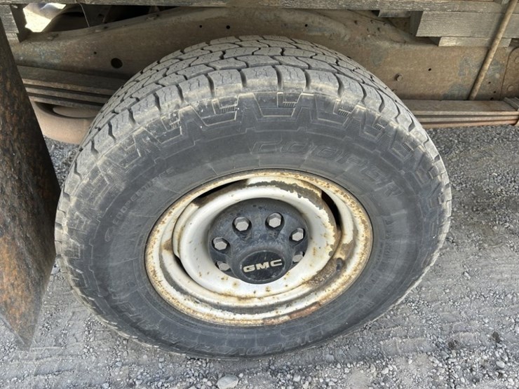 1998-gmc-3500-image-12