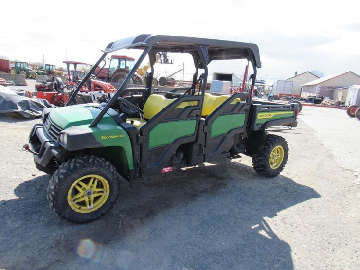 2022-john-deere-gator-image-2