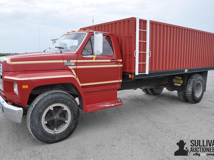 1983-ford-f700-image-1