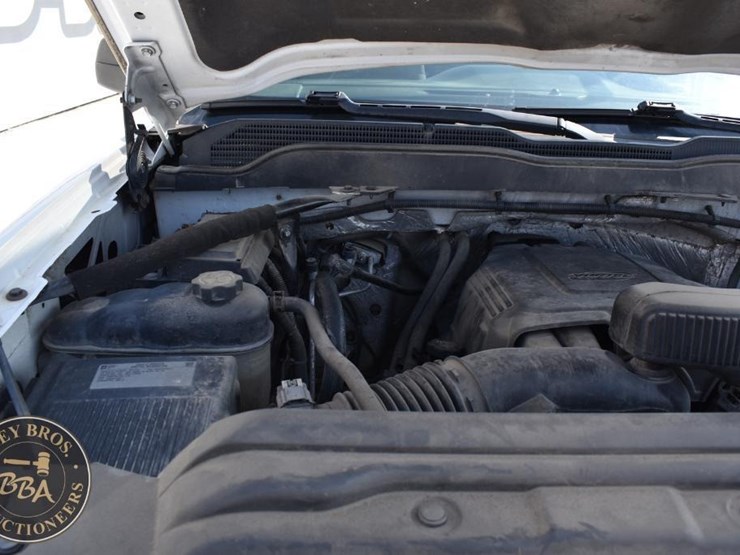 2015-chevrolet-silverado-2500hd-image-40