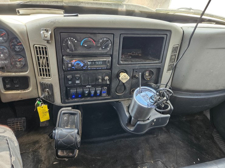 2008-international-durastar-4300-image-54